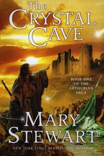 The Crystal Cave (Arthurian Saga, #1) Buchen