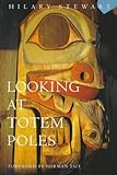 Looking at Totem Poles livre