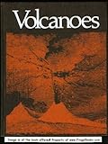 Volcanoes of the Earth livre