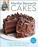 Martha Stewart's Cakes: Our First-Ever Book of Bundts, Loaves, Layers, Coffee Cakes, and more. livre