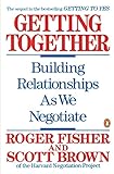Getting Together: Building Relationships As We Negotiate livre